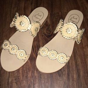 Jack Rogers Lauren Raffia sands in gold size 7.5